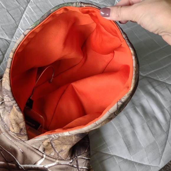 Under Armour - Picture 4 of 4